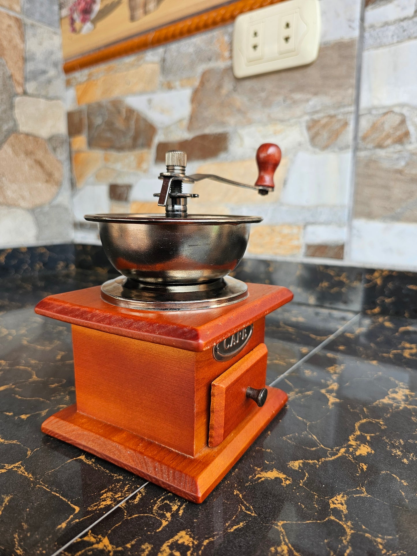 Molino para café con caja de madera