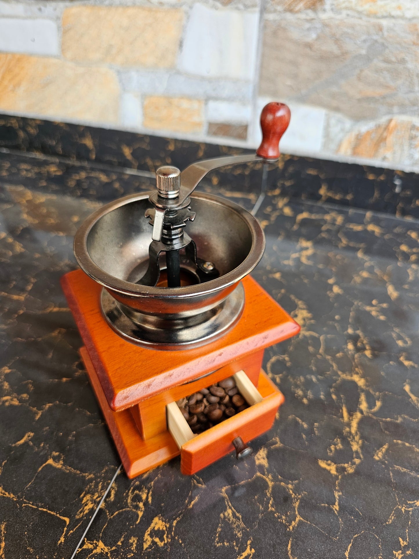 Molino para café con caja de madera